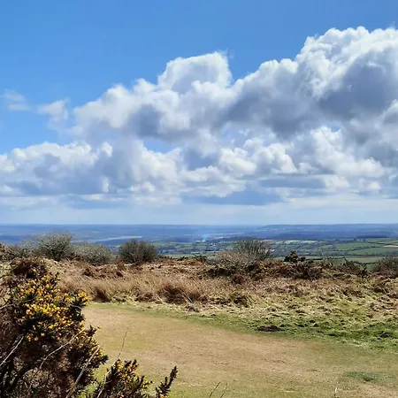 Summit Camping Kit Hill Cornwall Panoramic Views Grass Pitch From 15Pn Or Bella Bell Tent 75Pn Callington Exterior photo
