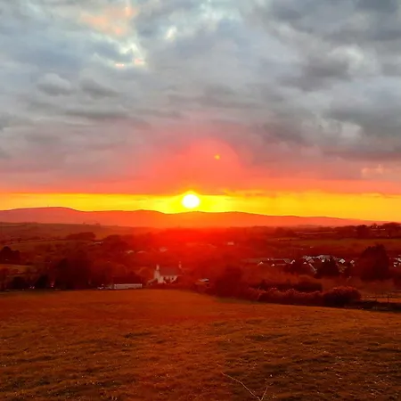 Summit Camping Kit Hill Cornwall Panoramic Views Grass Pitch From 15Pn Or Bella Bell Tent 75Pn Callington Exterior photo