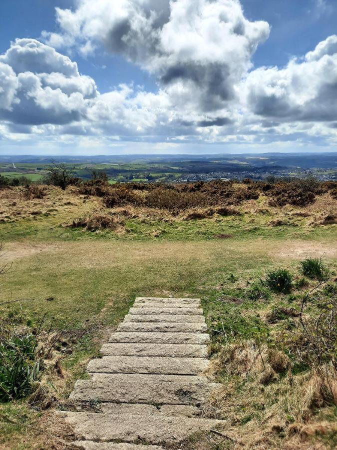 Campsite Summit Kit Hill Cornwall Panoramic Views Grass Pitch From 15pn Or Bella Bell Tent 75pn Callington