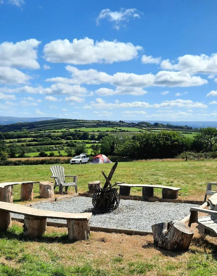 Campsite Summit Kit Hill Cornwall Panoramic Views Grass Pitch From 15pn Or Bella Bell Tent 75pn *